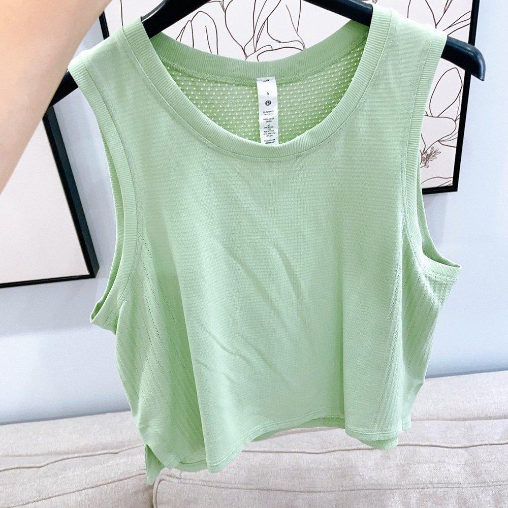 98% NEW SIZE 6 TANK TOP LULULEMON